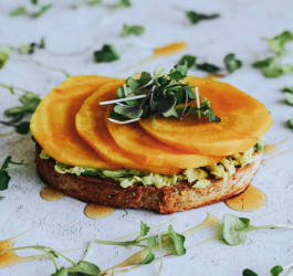 Micro Broccoli + Kale: Vigeo Gardens Microgreens!